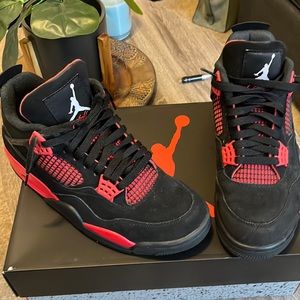 Mens Red and Black Air Jordan Retro 4 size 9.5 with Box